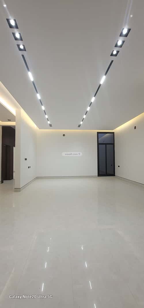 دور 5 غرف في الجنادرية