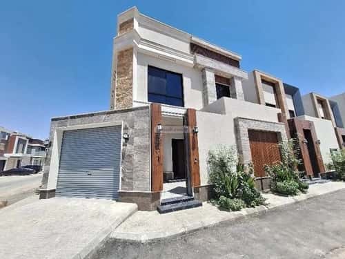 6 bedroom villa in Al Rimal