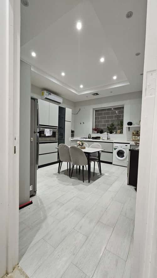 8 bedroom villa in Al Rimal