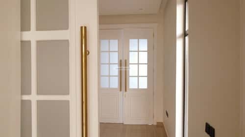 فيلا 453 متر مربع جنوبية على شارع 30م البحيرة، الخبر