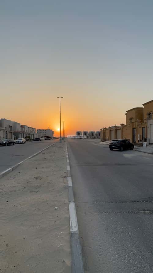 فيلا 437 متر مربع جنوبية على شارع 30م الشراع، الخبر