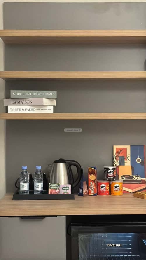 شقة بغرفة الحمراء، الخبر