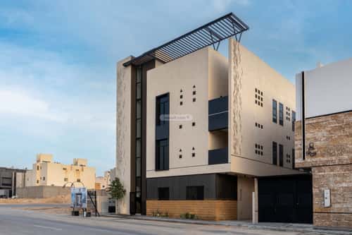 Building 131 SQM with 3 Floors Facing South Al-Mahdiyah, West Riyadh, Riyadh