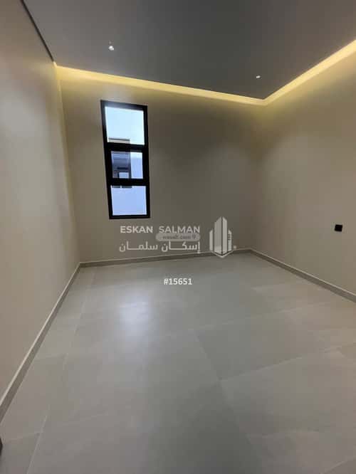 فيلا 300 متر مربع شمالية على شارع 15م البساتين الشرقي، بريدة