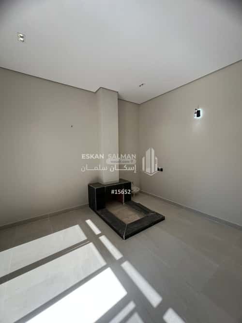 فيلا 300 متر مربع شمالية على شارع 15م البساتين الشرقي، بريدة