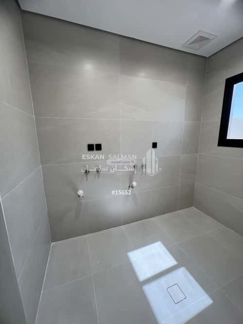 Villa 300 SQM Facing North on 15m Width Street Eastern Province, Bariduh