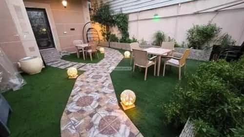 فيلا 300 متر مربع شرقية على شارع 20م الحمراء، الجبيل