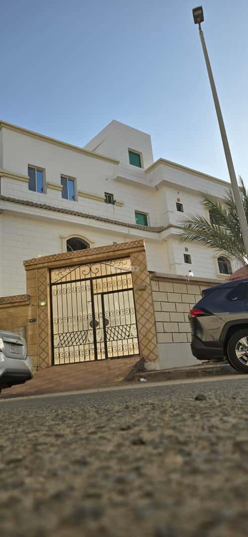 عمارة 605 متر مربع ب 3 أدوار واجهة ثلاثة الحمدانية، شرق جدة، جدة