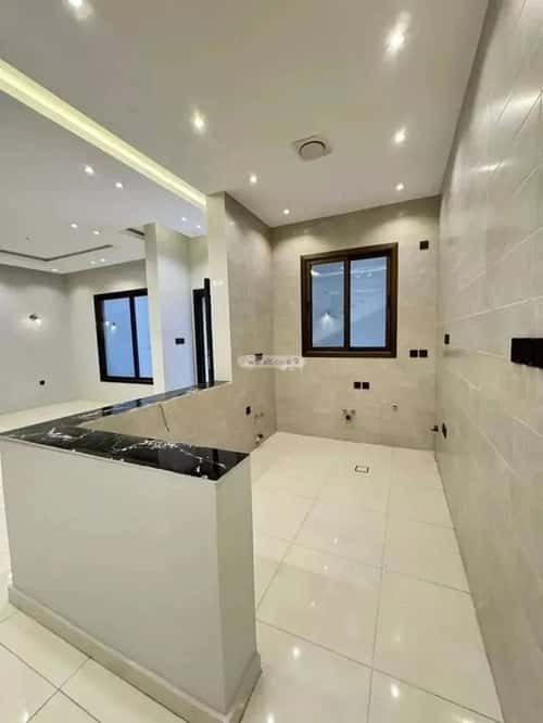 فيلا 250 متر مربع شمالية شرقية على شارع 20م اليرموك، خميس مشيط