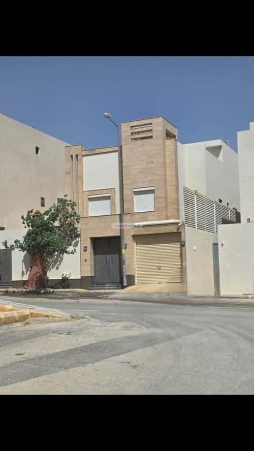 Villa 390 SQM with 1 Apartment Facing South Al-Malqa, North Riyadh, Riyadh