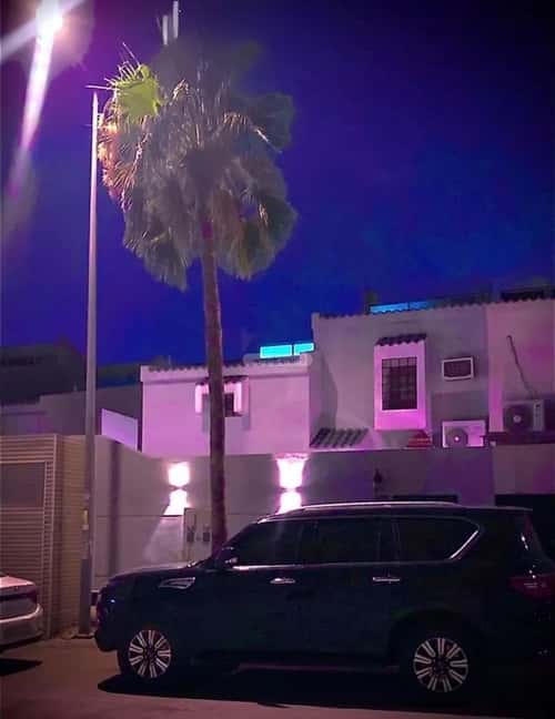 فيلا 225 متر مربع شرقية على شارع 15م الروابي، شرق الرياض، الرياض