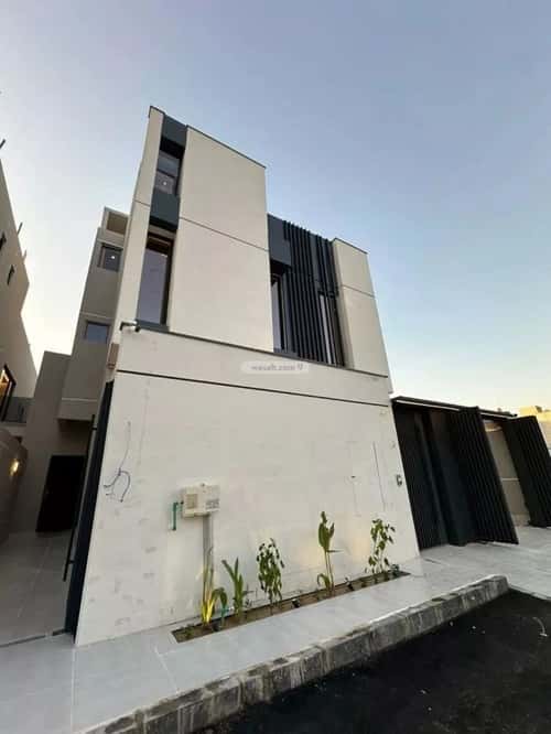 6 bedroom villa in Al Rimal