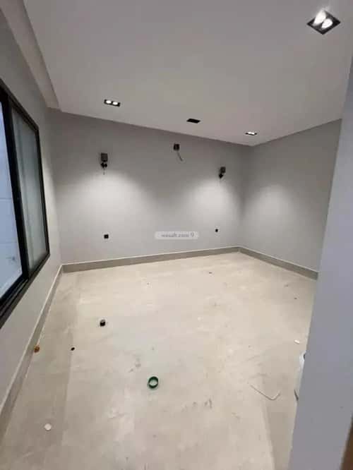 فيلا 5 غرف في عكاظ