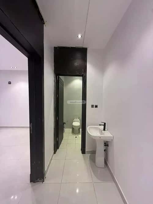 فيلا 388.77 متر مربع غربية على شارع 18م عكاظ، جنوب الرياض، الرياض