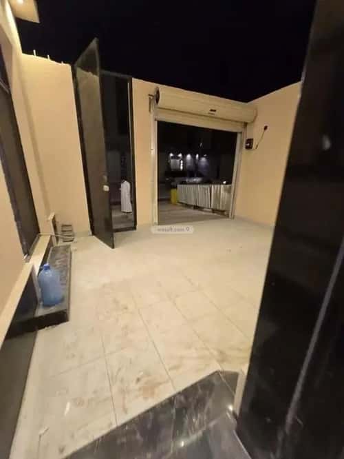 فيلا 250 متر مربع شرقية على شارع 18م بدر، جنوب الرياض، الرياض