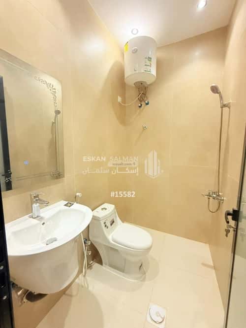 فيلا 200 متر مربع غربية على شارع 15م الصواري، الخبر