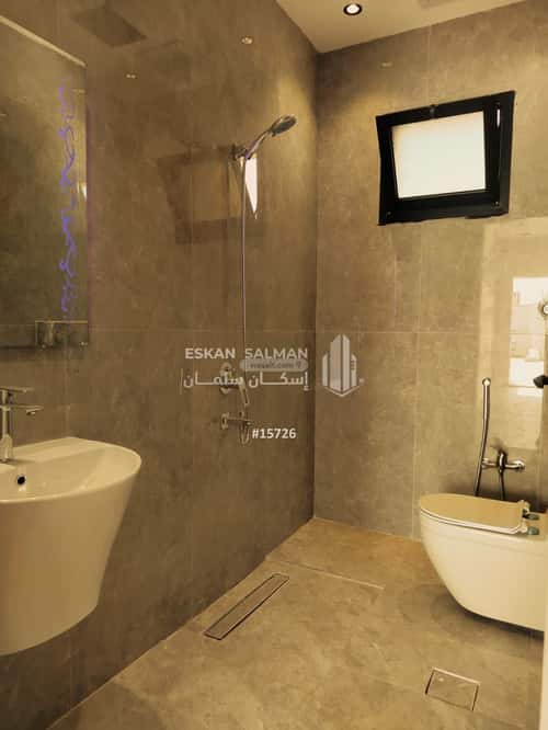 فيلا 300 متر مربع غربية على شارع 20م المبعوث، المدينة المنورة