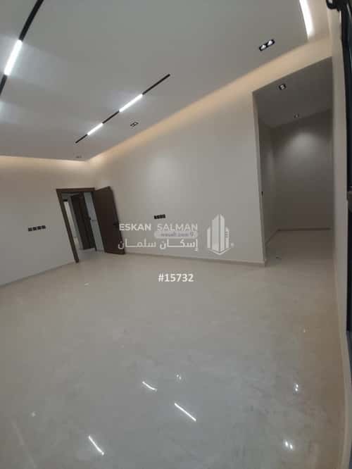 فيلا 200 متر مربع شمالية على شارع 20م الفاروق، وسط الرياض، الرياض