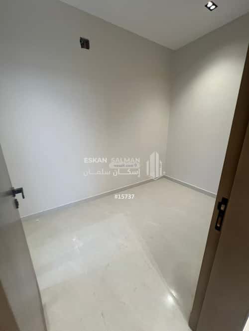 فيلا 200 متر مربع شمالية على شارع 20م الفاروق، وسط الرياض، الرياض