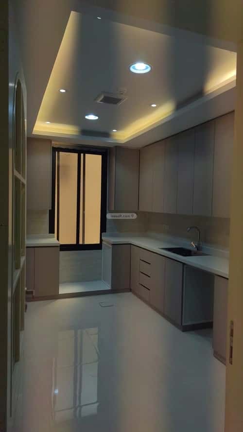 Building 870 SQM Facing South Al-Marwah, South Riyadh, Riyadh