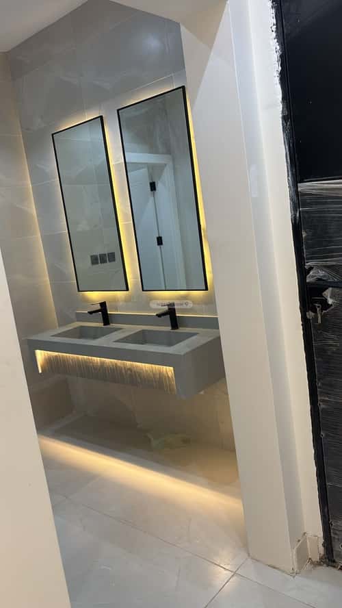 فيلا 465 متر مربع شمالية على شارع 20م المرجانية، رابغ