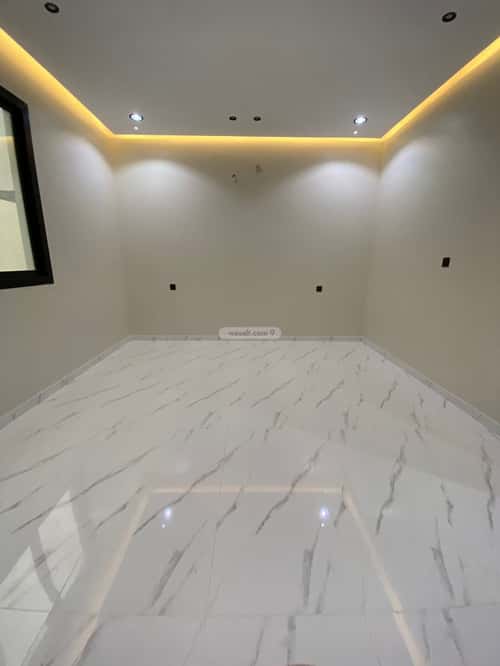 فيلا 450 متر مربع شرقية على شارع 20م وادي جليل، الطائف