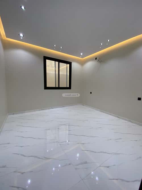 فيلا 450 متر مربع شرقية على شارع 20م وادي جليل، الطائف