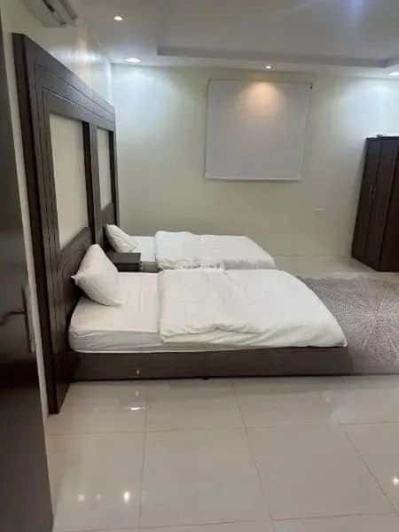 شقة بغرفة الورود، الخرج