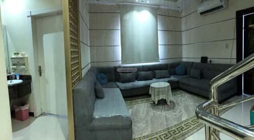 Villa 200 SQM Facing South with 8 Bedrooms Al-Muanisiyah, East Riyadh, Riyadh