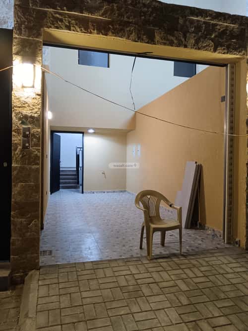 Floor with 5 Bedrooms Az-Zahra, West Riyadh, Riyadh