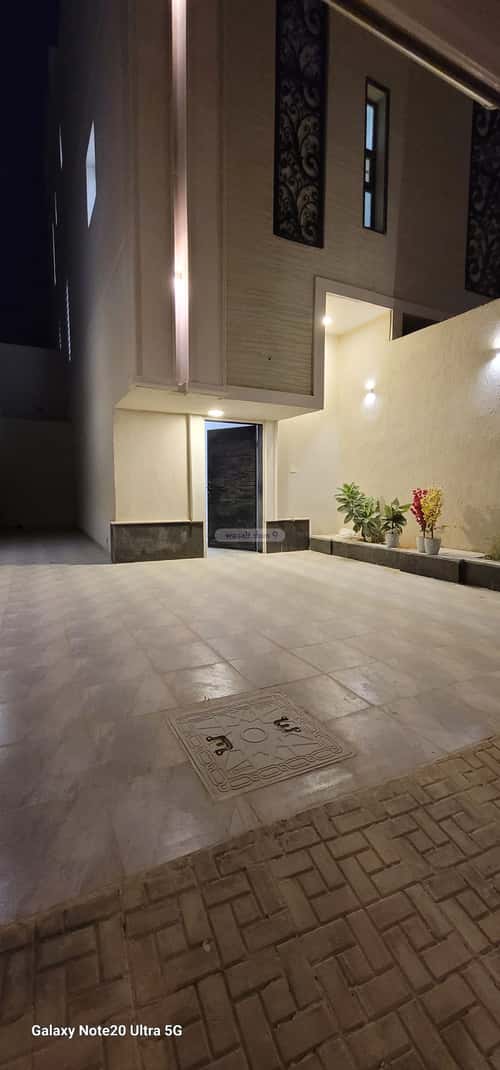 فيلا 5 غرف في الجنادرية