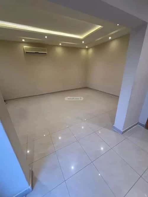 فيلا 400 متر مربع جنوبية على شارع 15م الملك عبدالله، وسط الرياض، الرياض