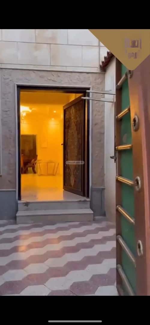 فيلا 250 متر مربع جنوبية على شارع 15م إشبيلية، شرق الرياض، الرياض