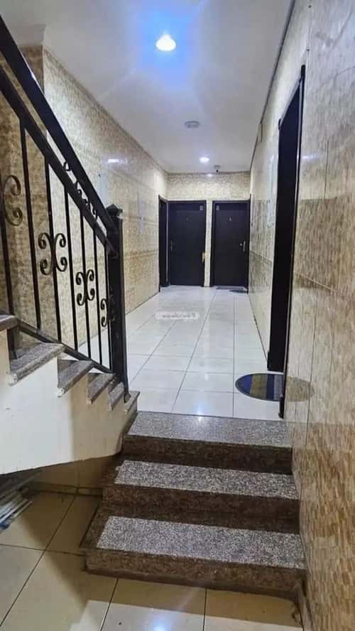 Building 325 SQM facing West الثقبة، الخبر