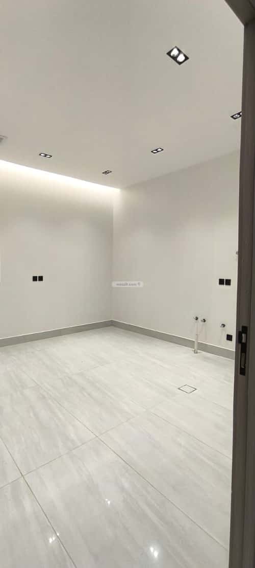 فيلا 292.04 متر مربع شرقية على شارع 18م الرمال، شرق الرياض، الرياض