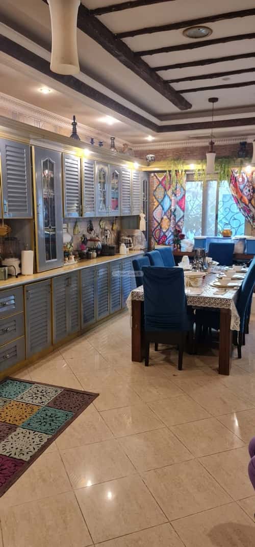 فيلا 840 متر مربع جنوبية على شارع 18م الكورنيش، الخبر
