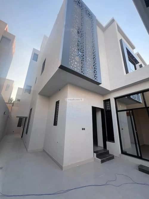 فيلا 6 غرف في العريجاء الغربي