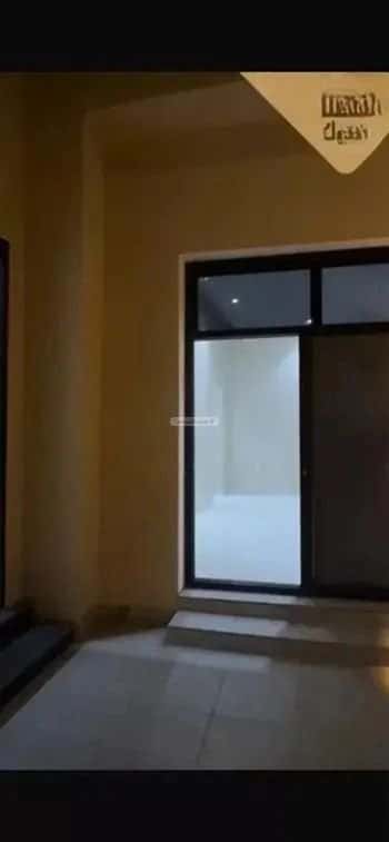 فيلا 375 متر مربع شمالية على شارع 15م اليرموك، شرق الرياض، الرياض