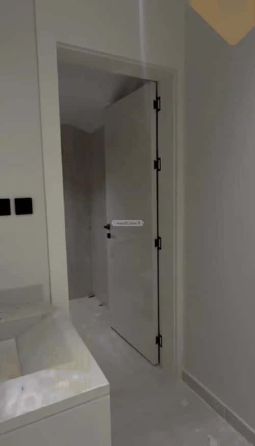 فيلا 625 متر مربع شرقية على شارع 15م اليرموك، شرق الرياض، الرياض