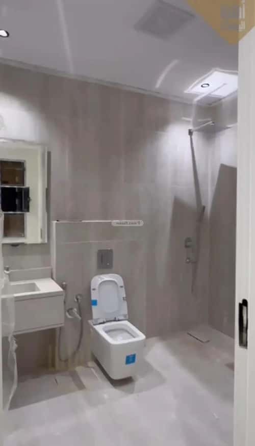 Villa 625 SQM Facing East on 15m Width Street Al-Yarmuk, East Riyadh, Riyadh