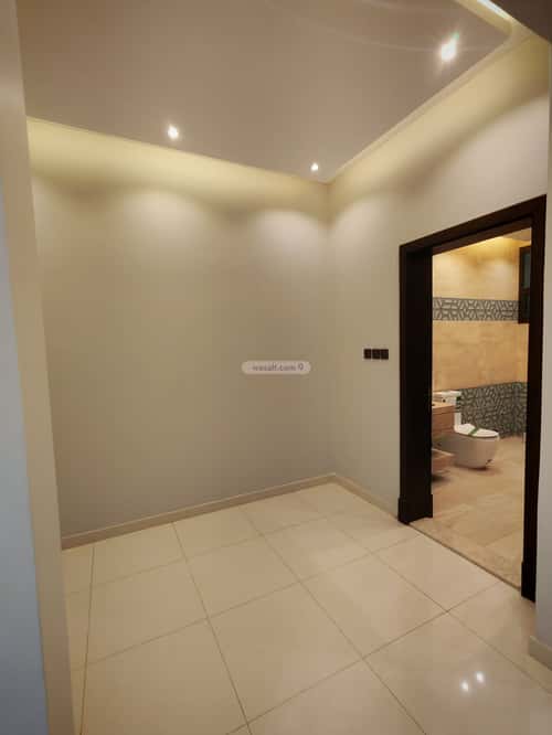 Villa 300 SQM Facing West on 15m Width Street The Light, Khamis Mushait
