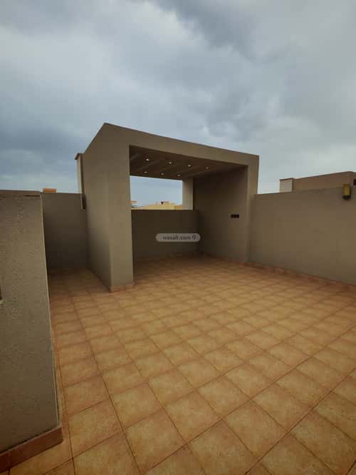 فيلا 300 متر مربع غربية على شارع 15م النور، خميس مشيط