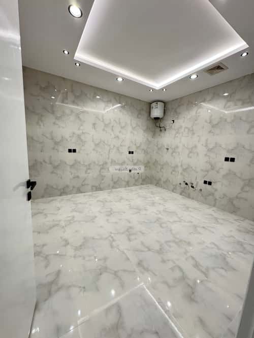 Villa 300 SQM Facing West on 15m Width Street The Light, Khamis Mushait