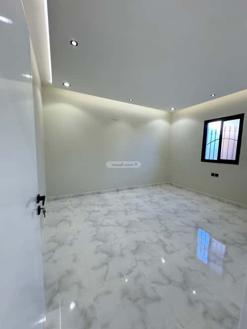 Villa 300 SQM Facing West on 15m Width Street The Light, Khamis Mushait