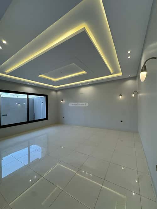 فيلا 300 متر مربع غربية على شارع 15م النور، خميس مشيط