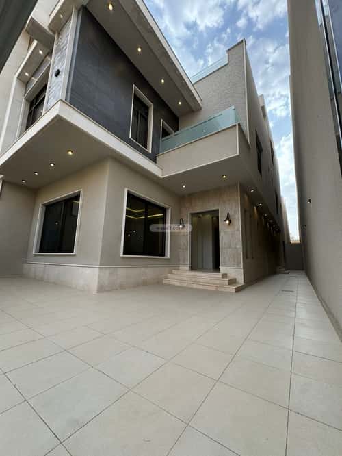 Villa 300 SQM Facing West on 15m Width Street The Light, Khamis Mushait