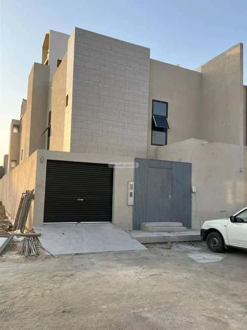 8 bedroom villa in Dhahrat Laban