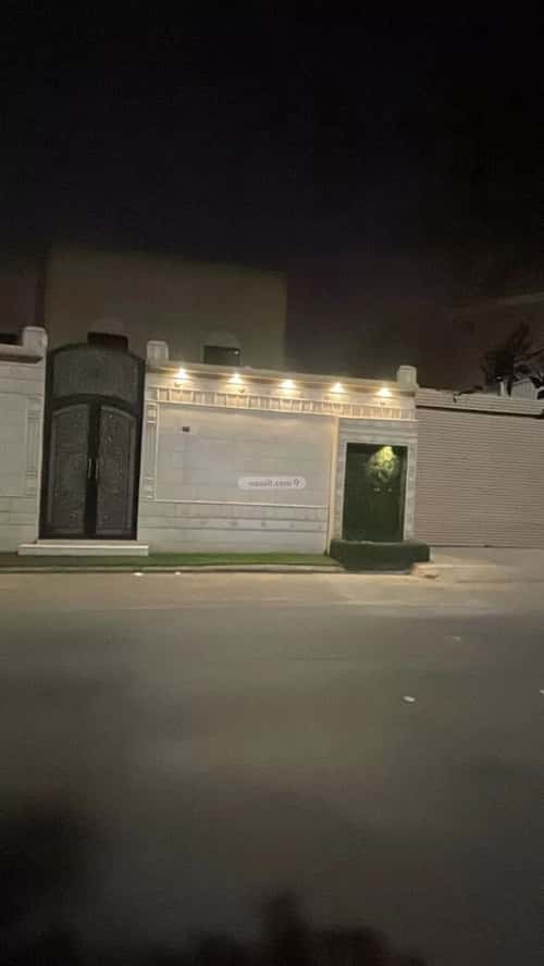 Villa 930 SQM Facing North on 15m Width Street Ar-Rawdah, East Riyadh, Riyadh