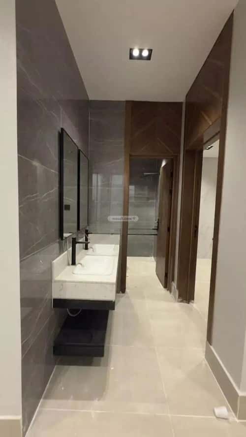 فيلا 5 غرف في عكاظ