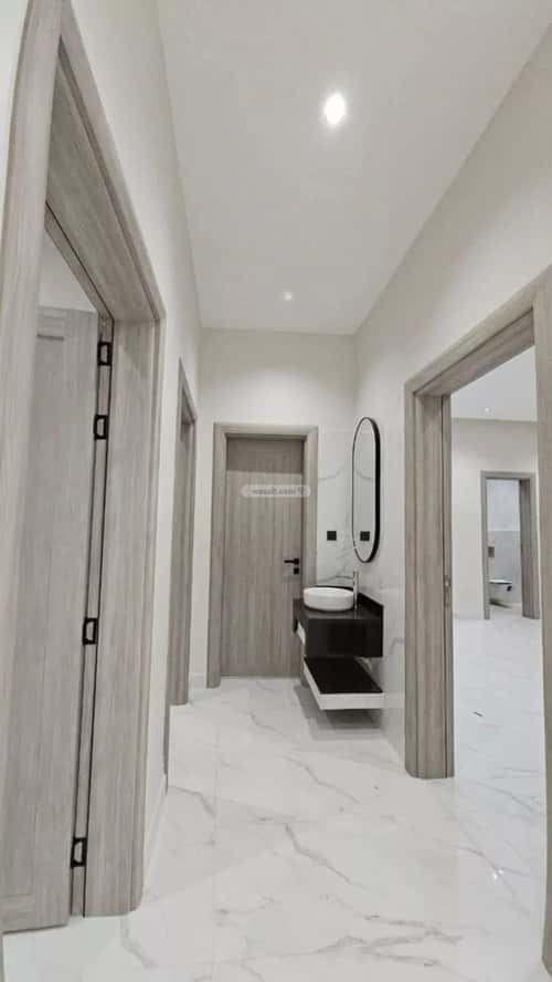 Floor 201 SQM with 5 bedrooms سلطانة، غرب الرياض، الرياض